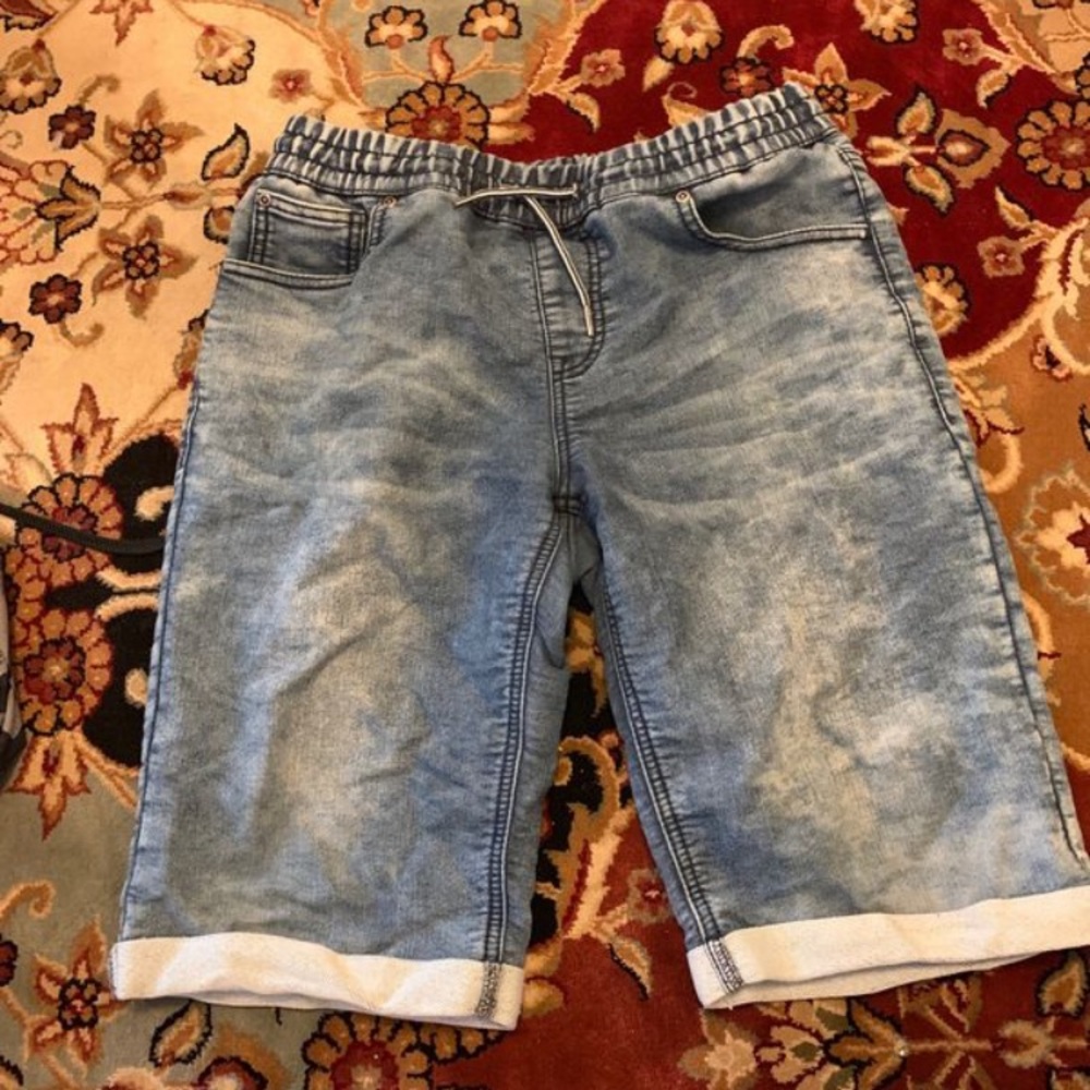 Clothes - Picture 4 of 8